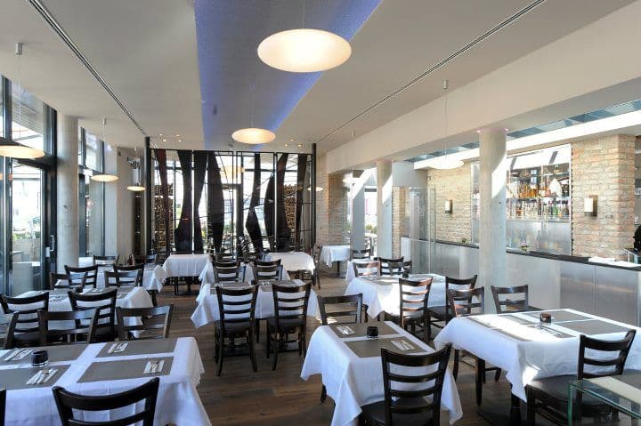 Umbau und Erweiterung einer ehemaligen Remise zu „Kreutzer ́s“ Restaurant in Regensburg